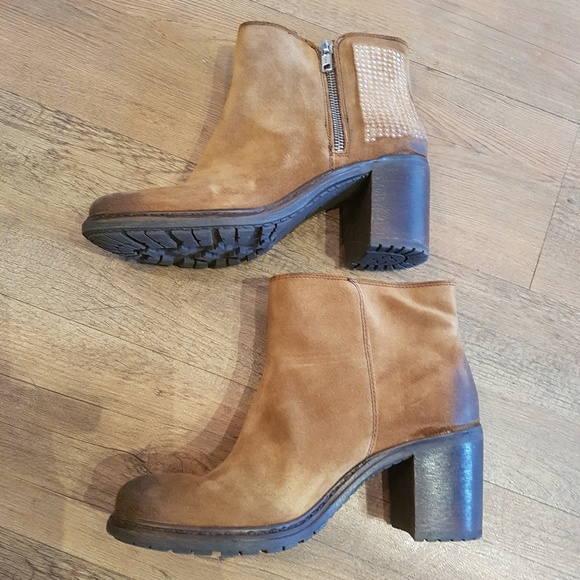 Brown's suede booties - Picture 2 of 4